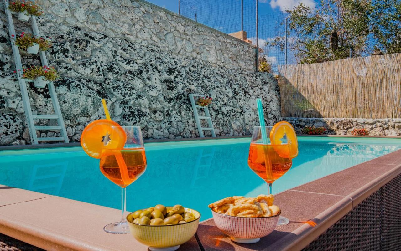 Villa Vanessa Con Piscina Privata - Castro Castro  Екстериор снимка